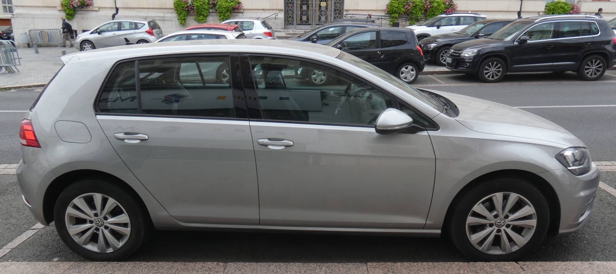 Volkswagen Golf — 6